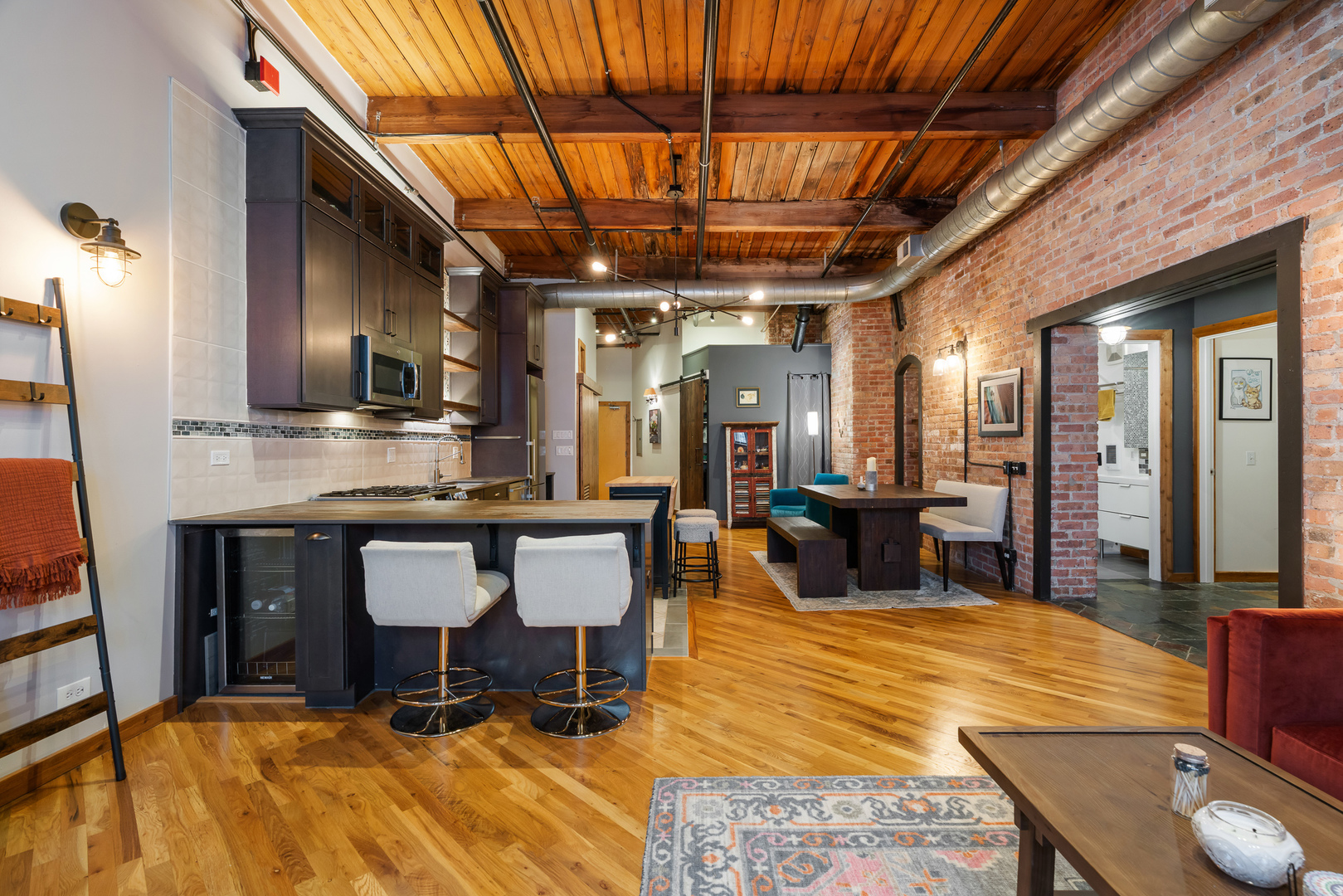 732 S Financial Place Unit: 810