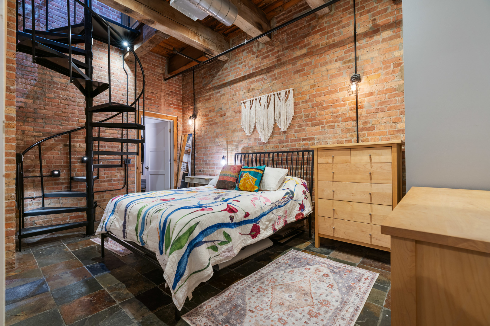 732 S Financial Place Unit: 810