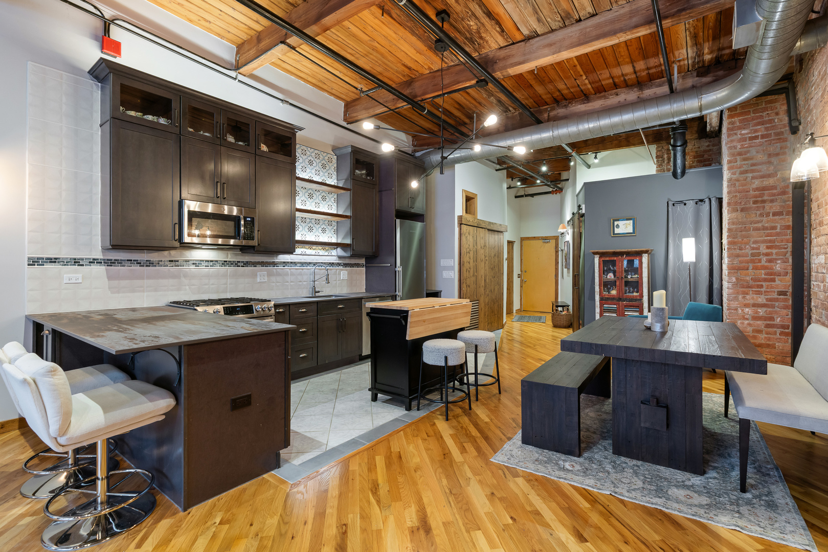 732 S Financial Place Unit: 810