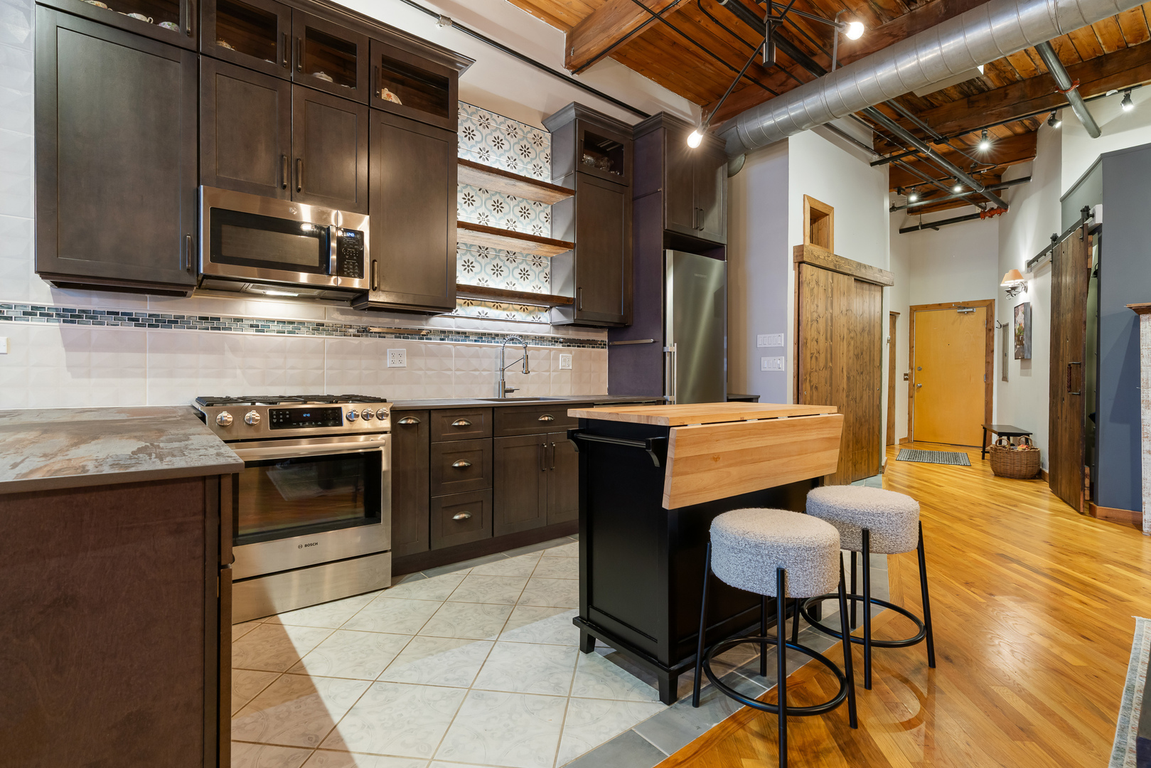 732 S Financial Place Unit: 810