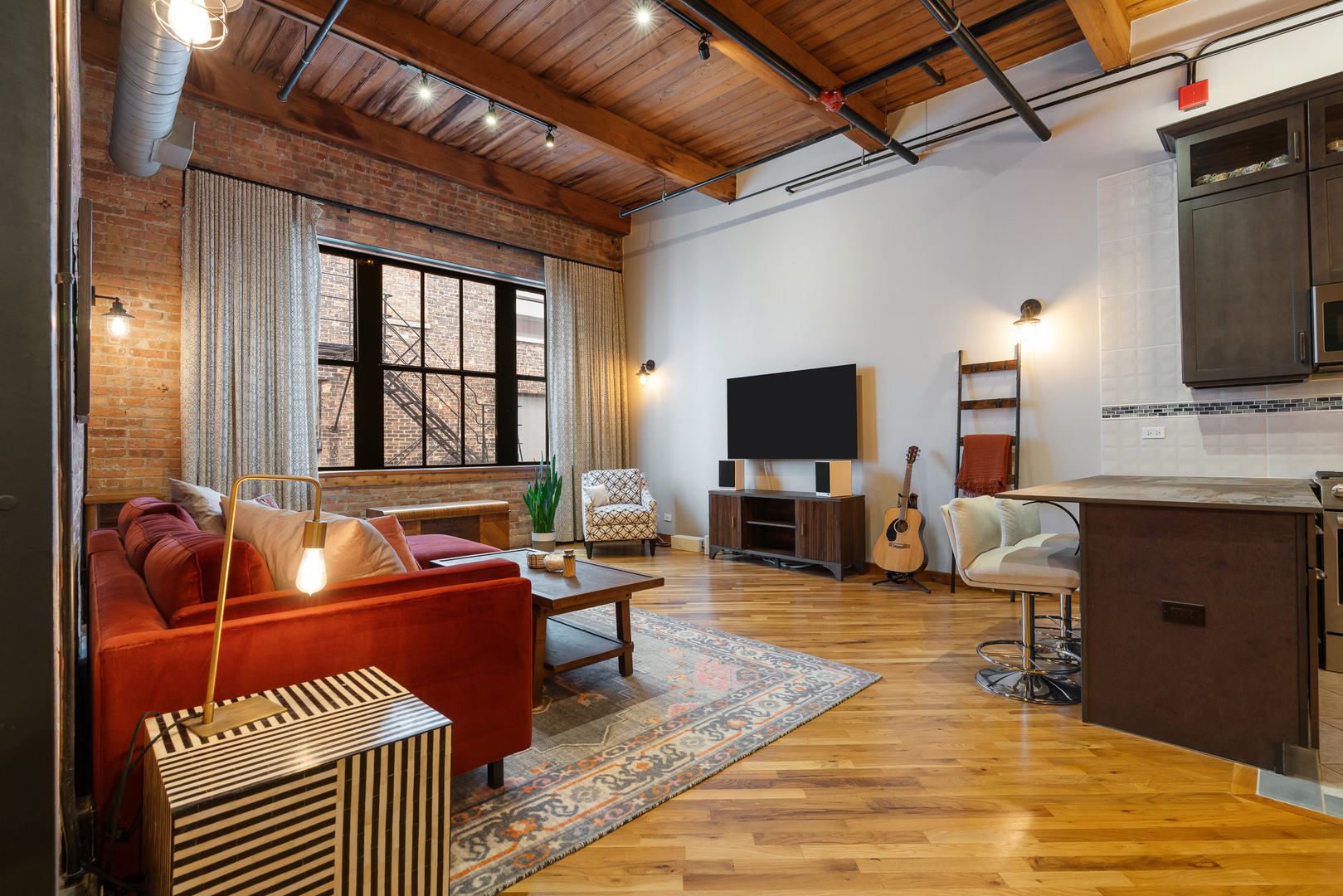 732 S Financial Place Unit: 810