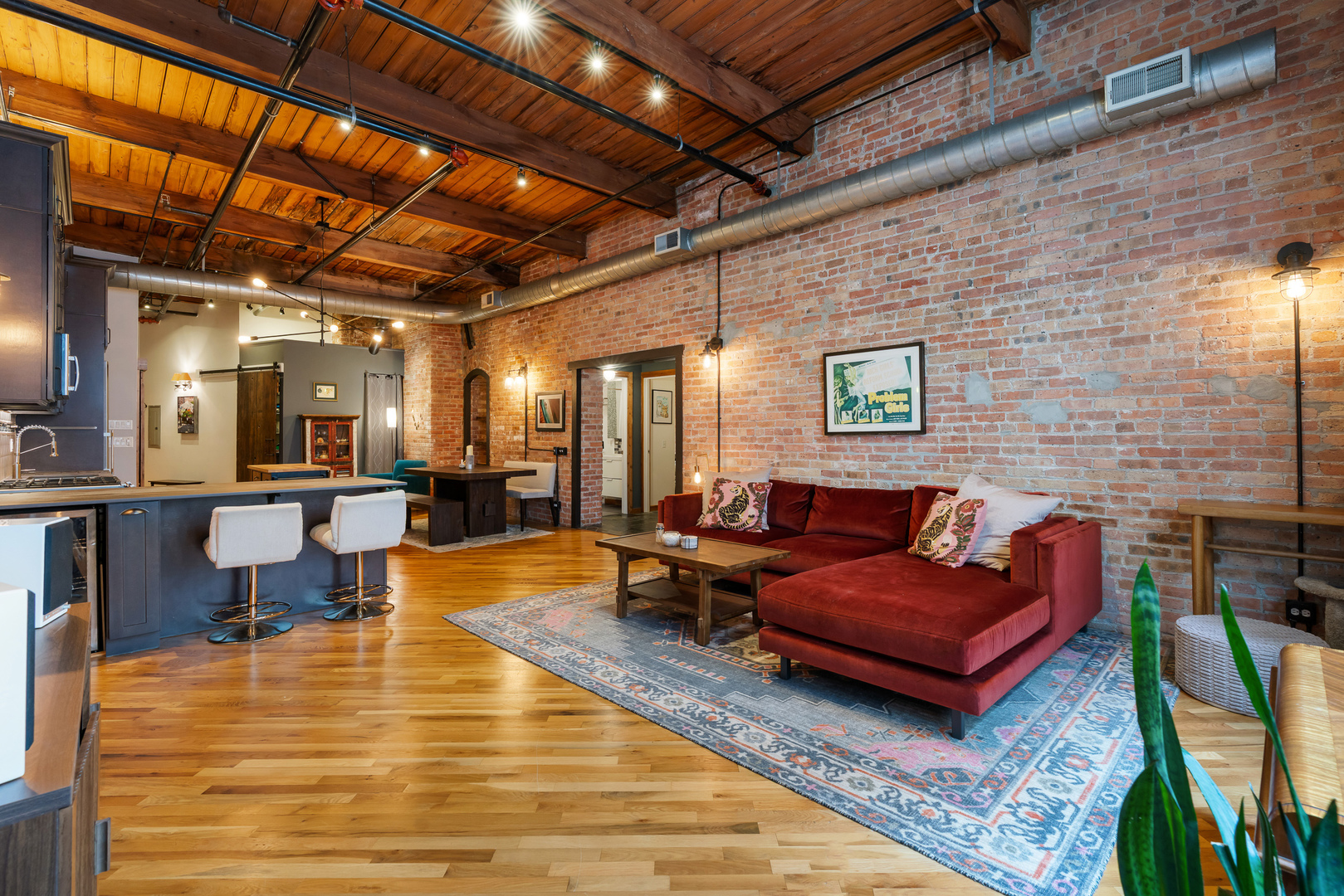 732 S Financial Place Unit: 810