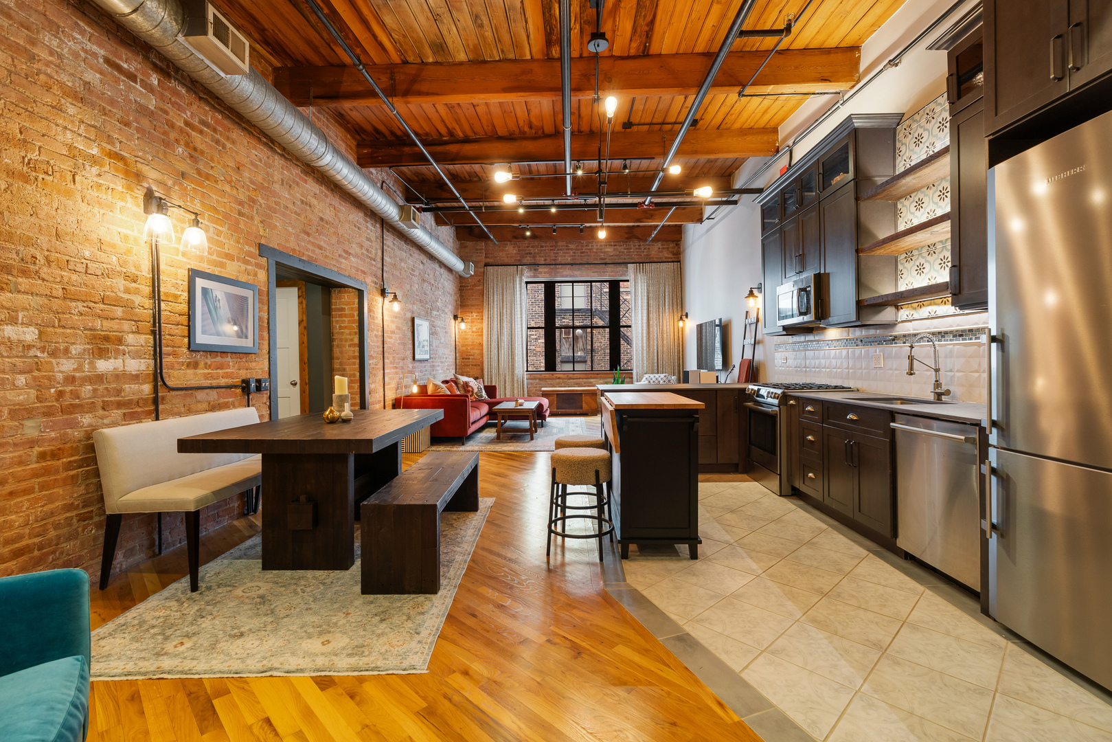 732 S Financial Place Unit: 810
