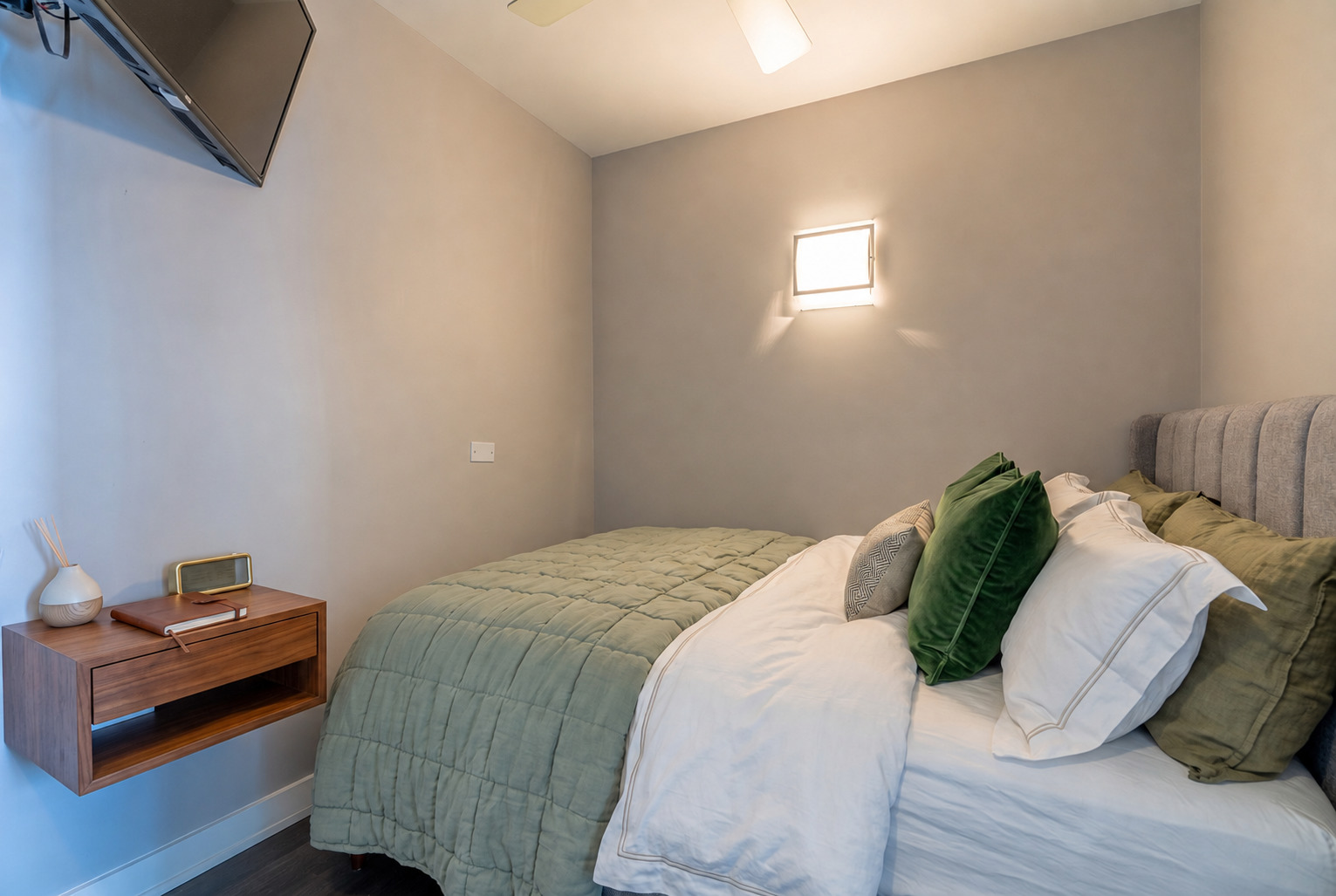 1660 N La Salle Drive Unit: 3503
