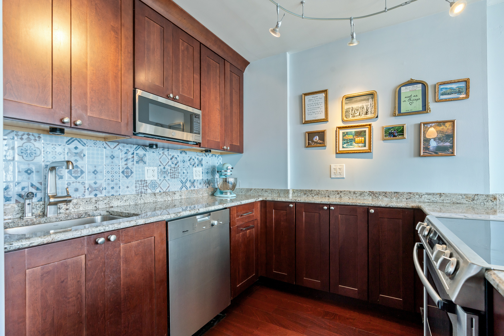 1660 N La Salle Drive Unit: 3503