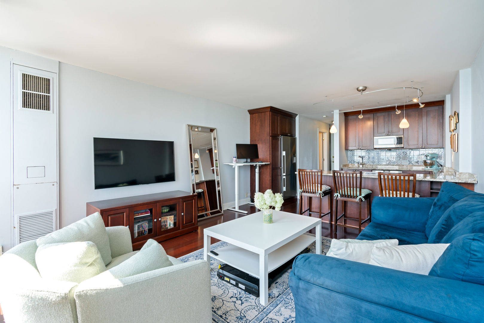 1660 N La Salle Drive Unit: 3503
