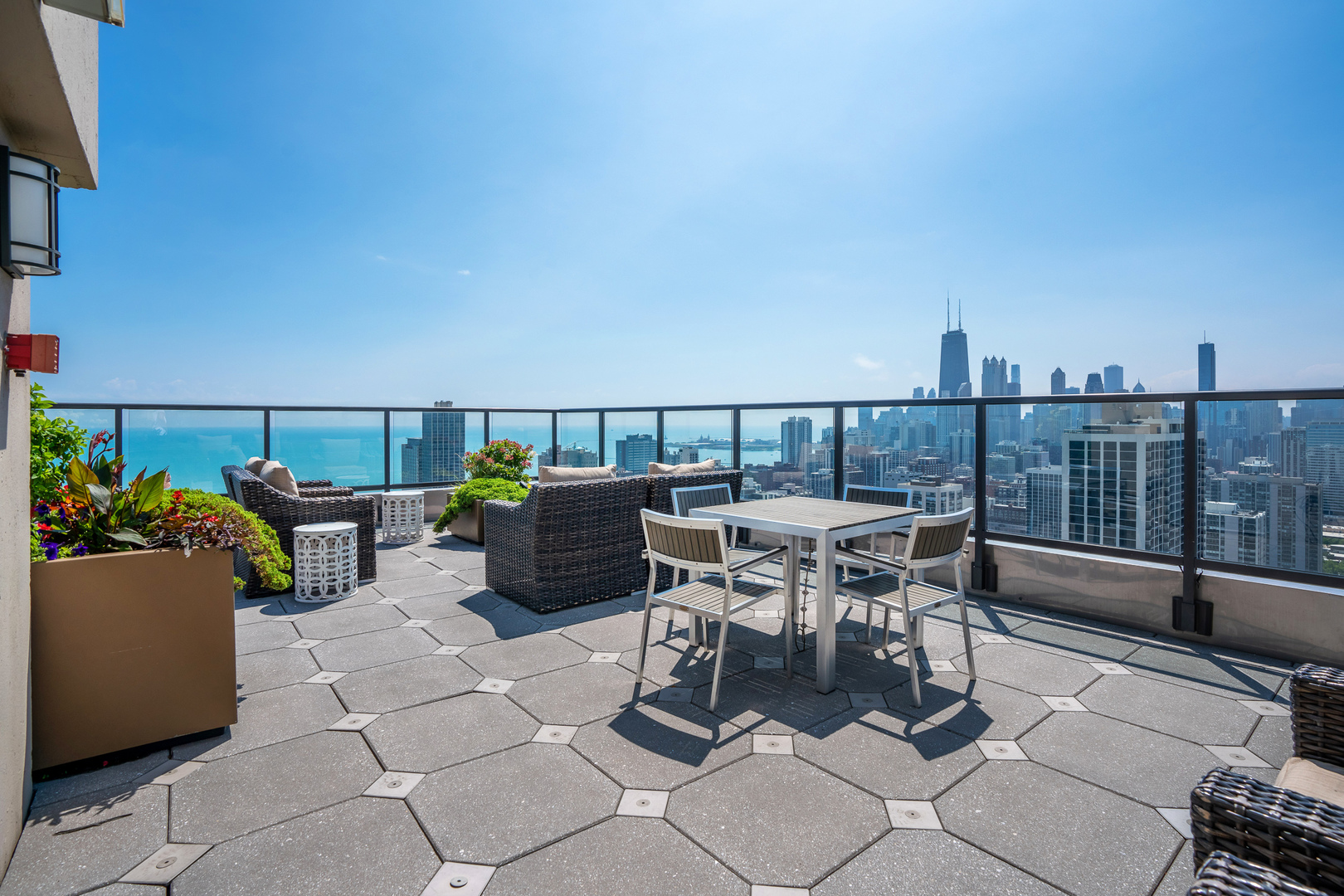 1660 N La Salle Drive Unit: 3503