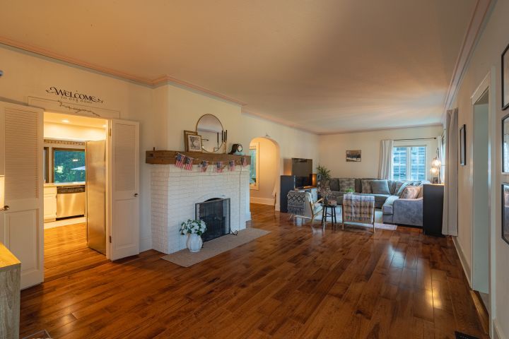 724 E Third Street
