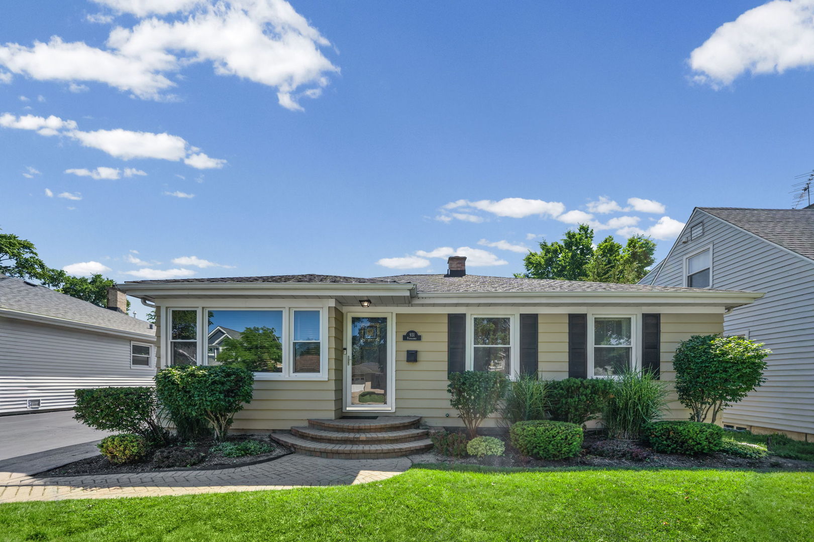 931 N Fernandez Avenue