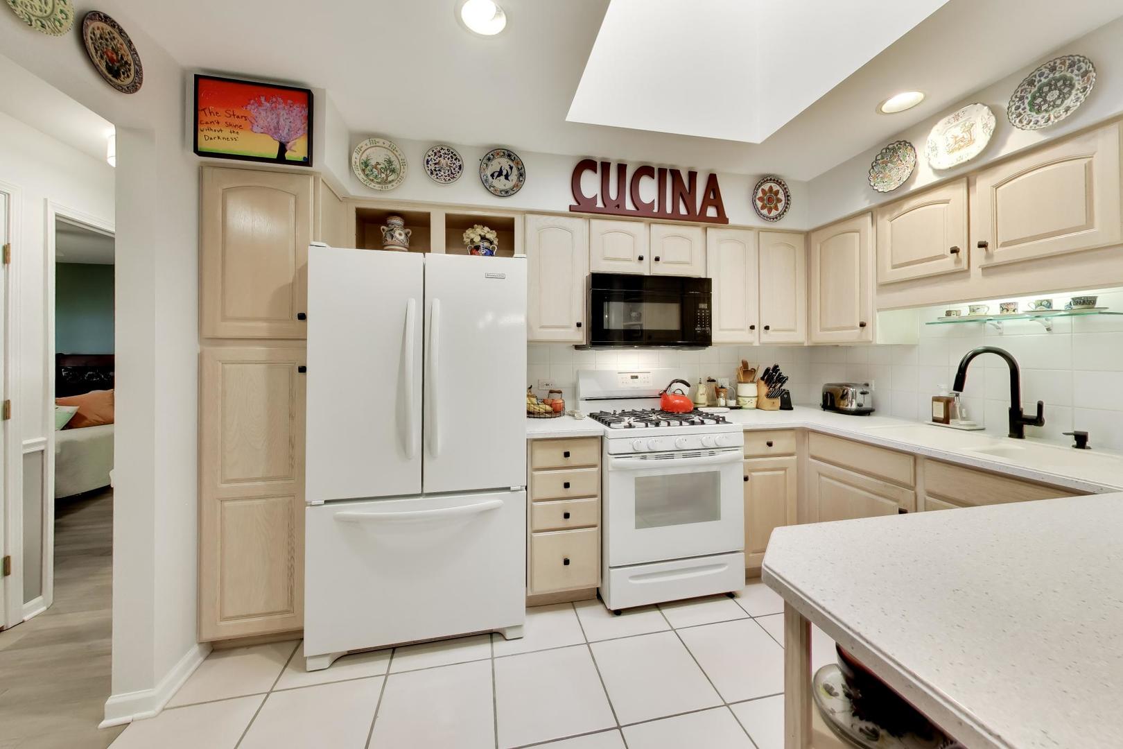 1234 Depot Street Unit: 208