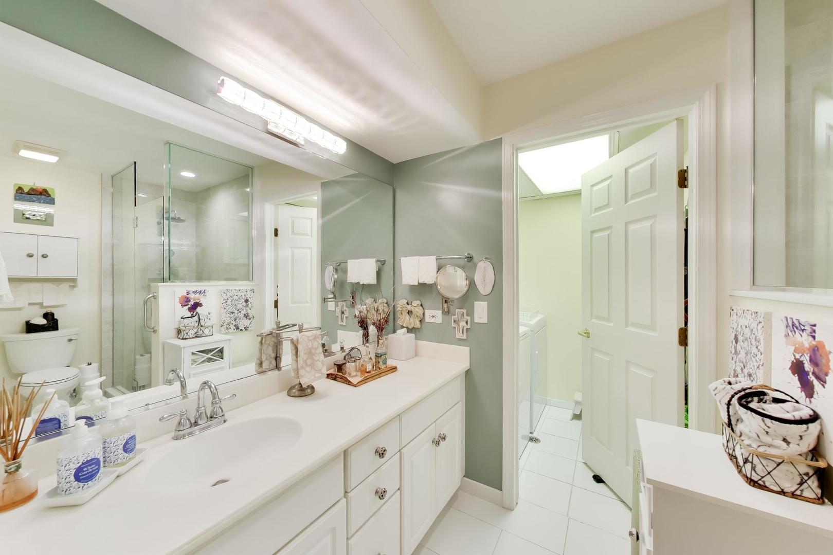 1234 Depot Street Unit: 208