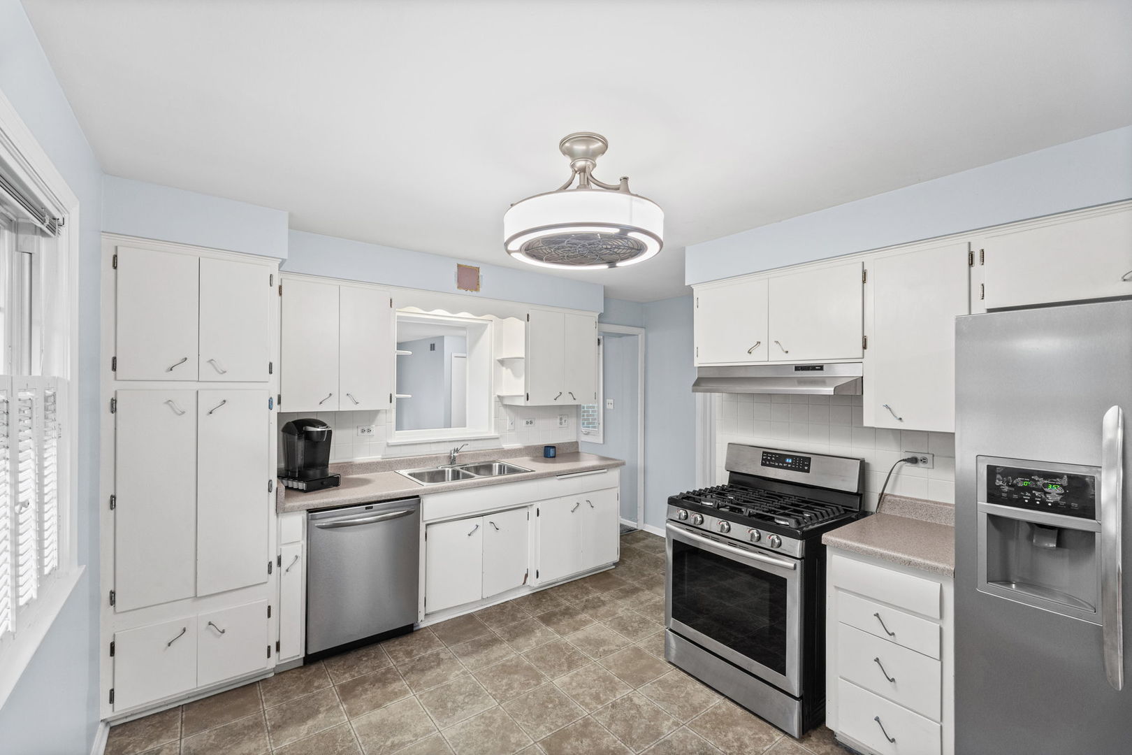 602 N Drury Lane