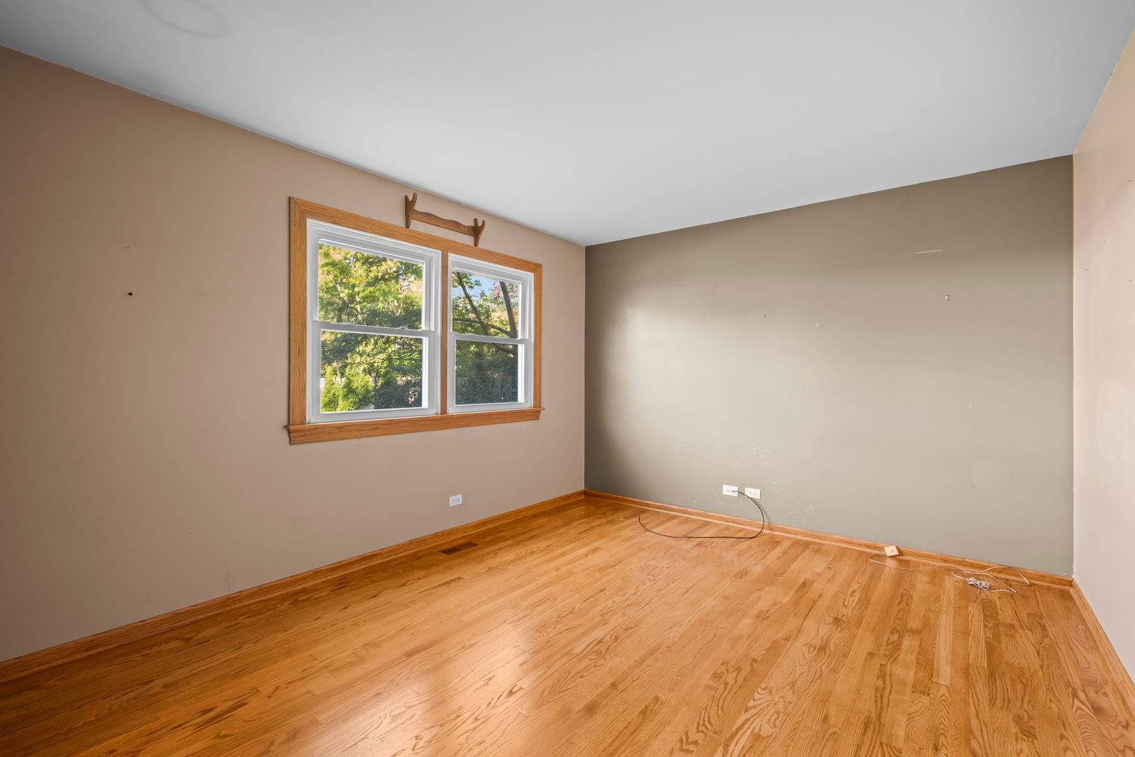 1132 E Valley Lane