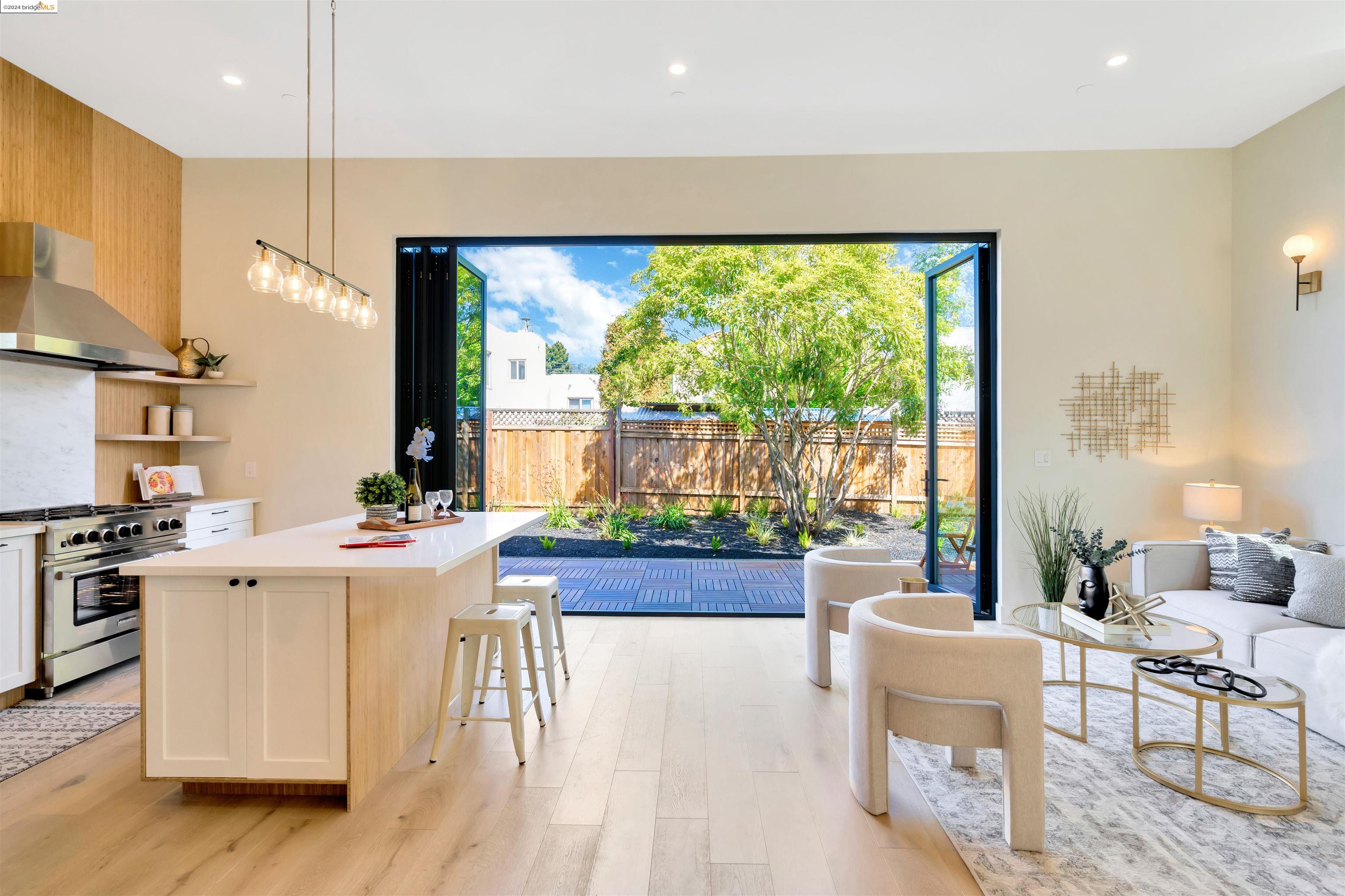 825 San Carlos Avenue