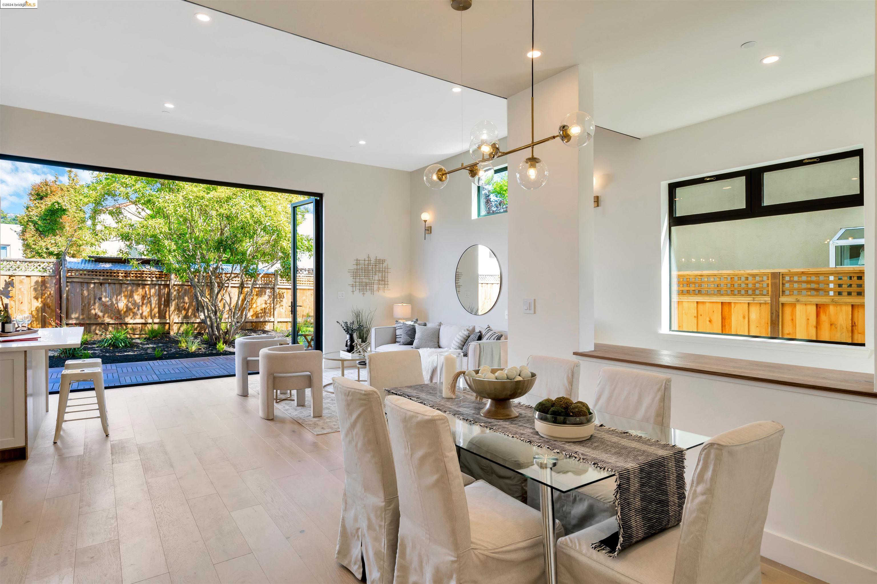 825 San Carlos Avenue