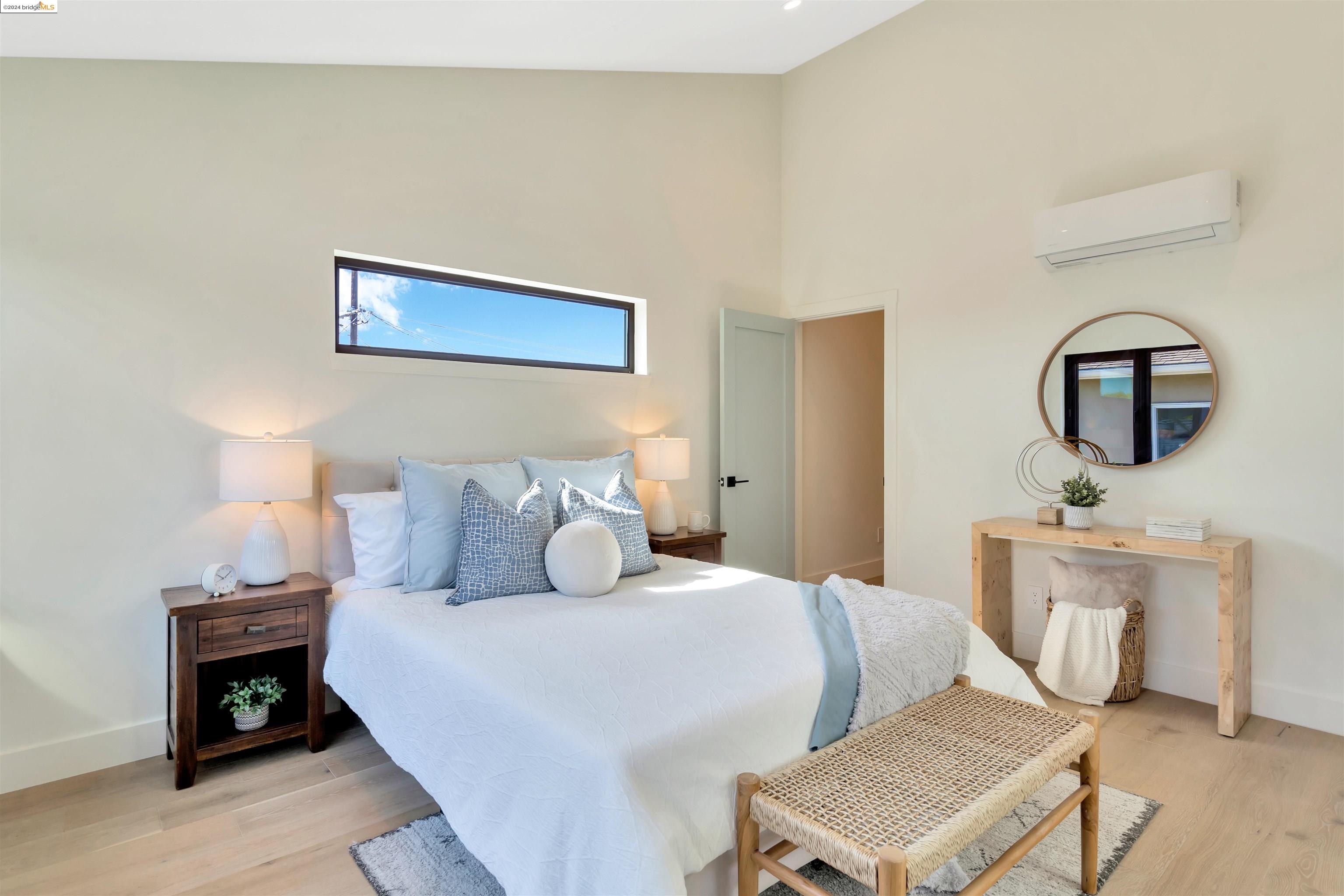 825 San Carlos Avenue