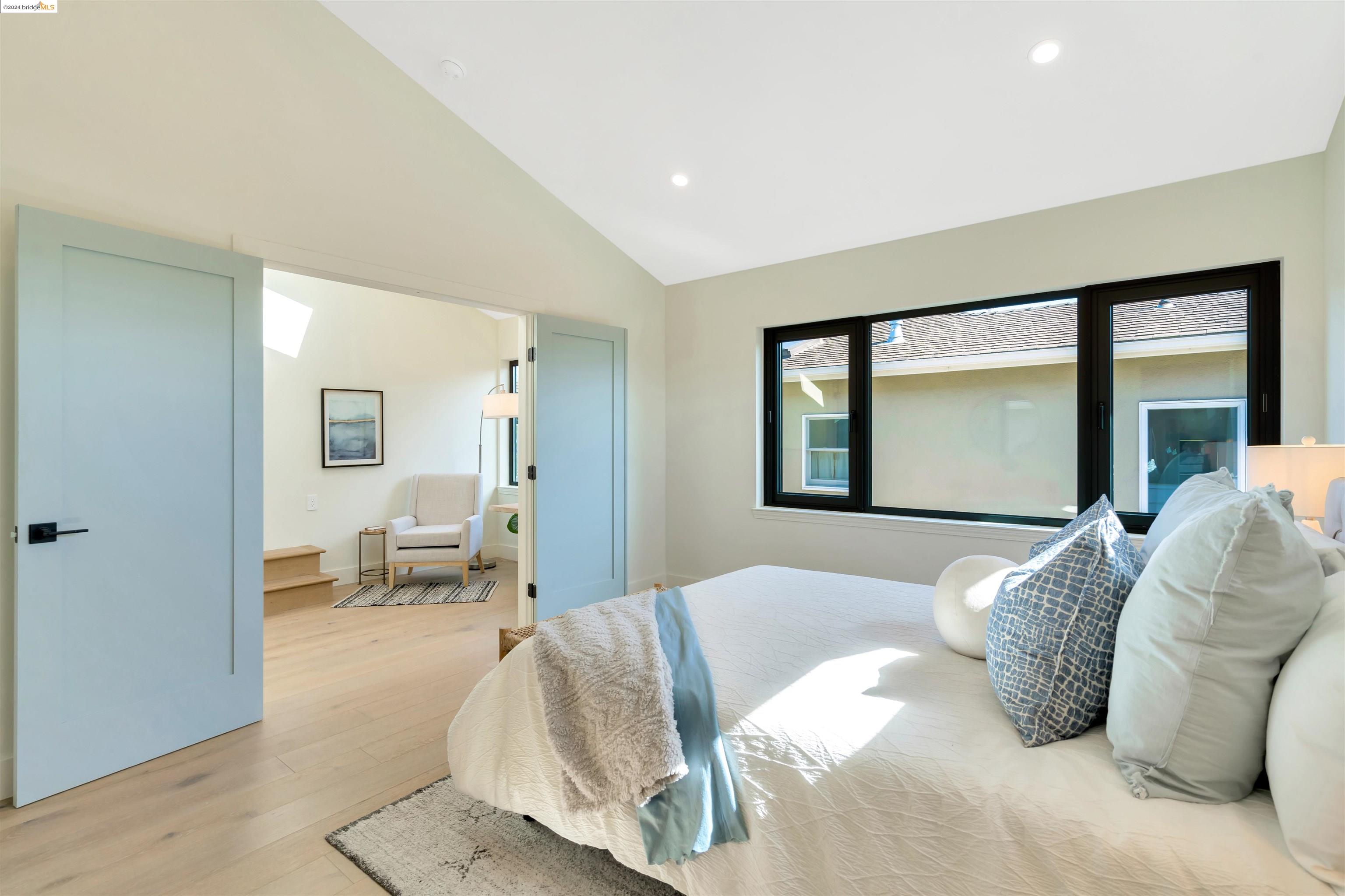 825 San Carlos Avenue