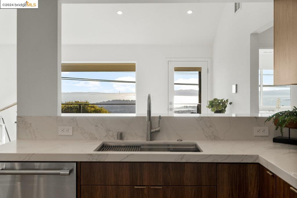 207 Cambridge Avenue