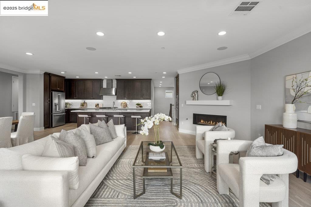 12 Sunset Lane