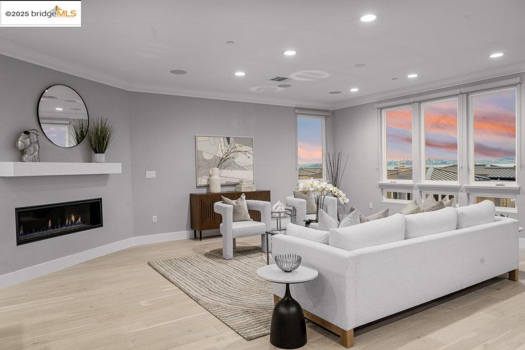 12 Sunset Lane