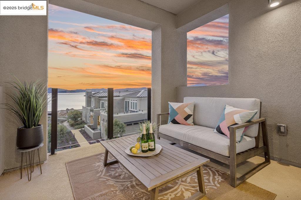 12 Sunset Lane