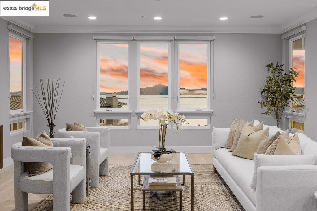 12 Sunset Lane