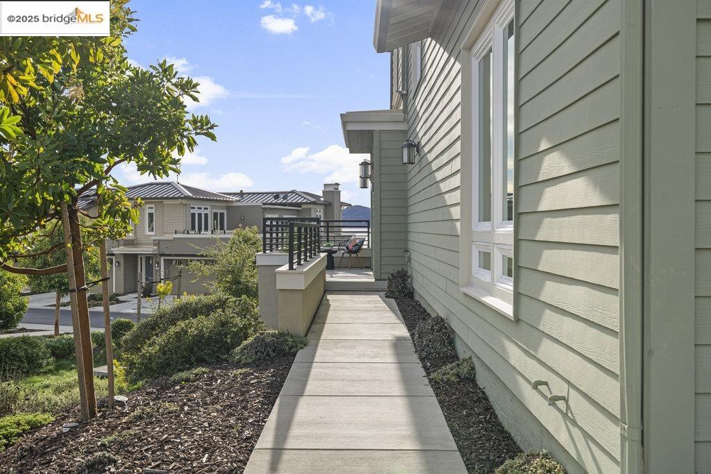 12 Sunset Lane