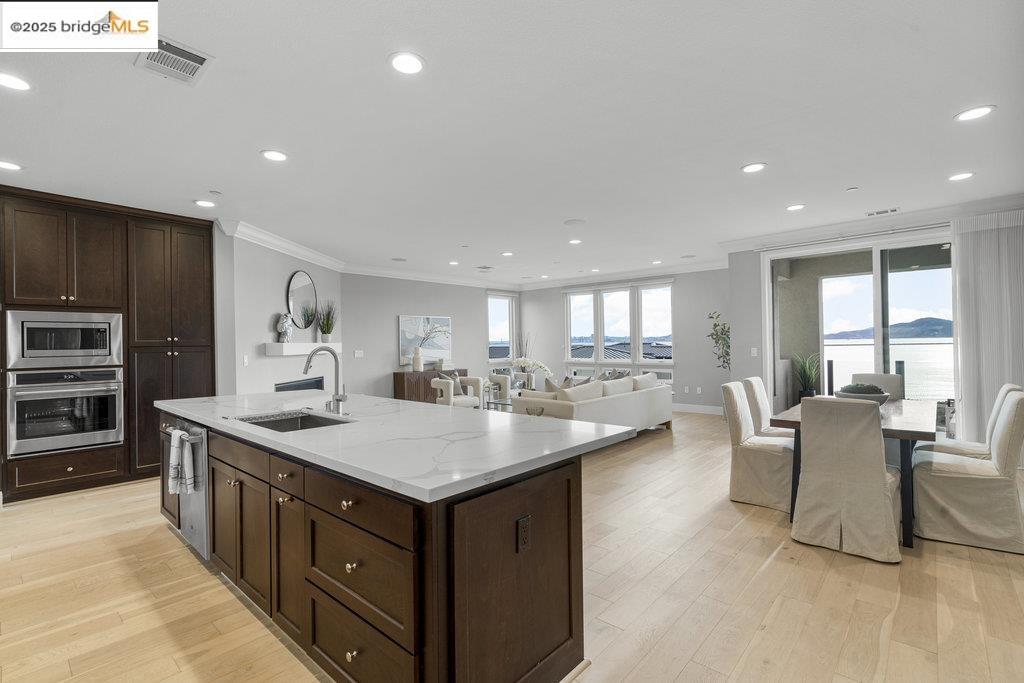 12 Sunset Lane