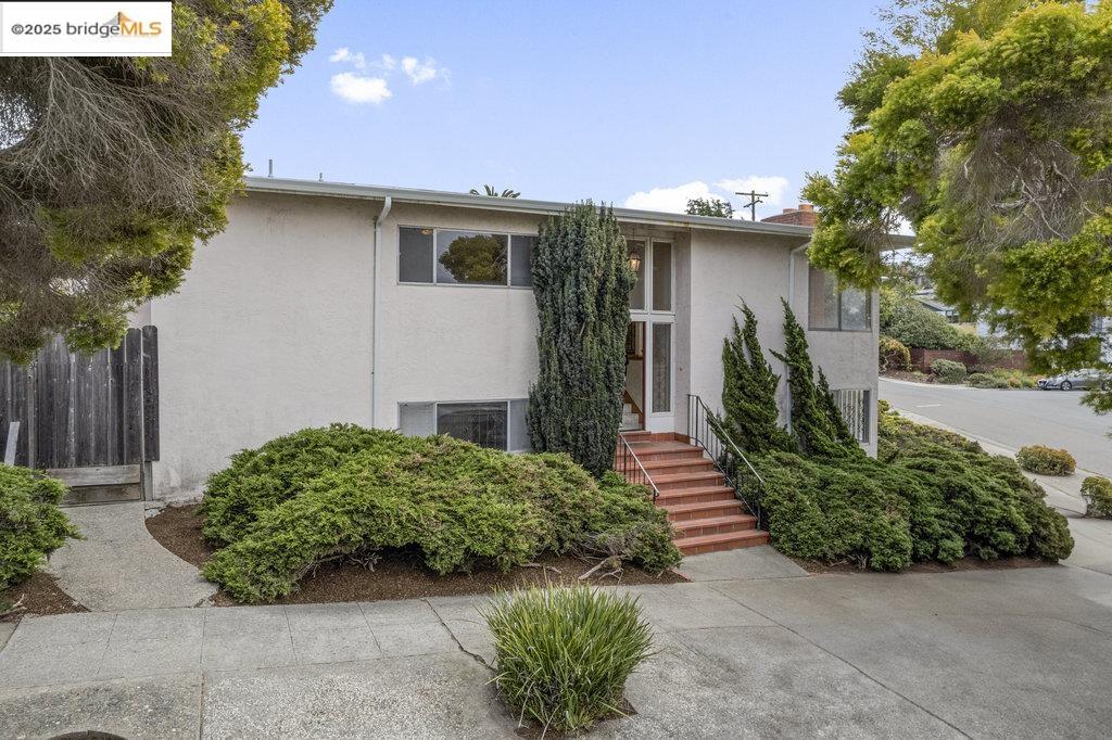 612 Sonoma Street