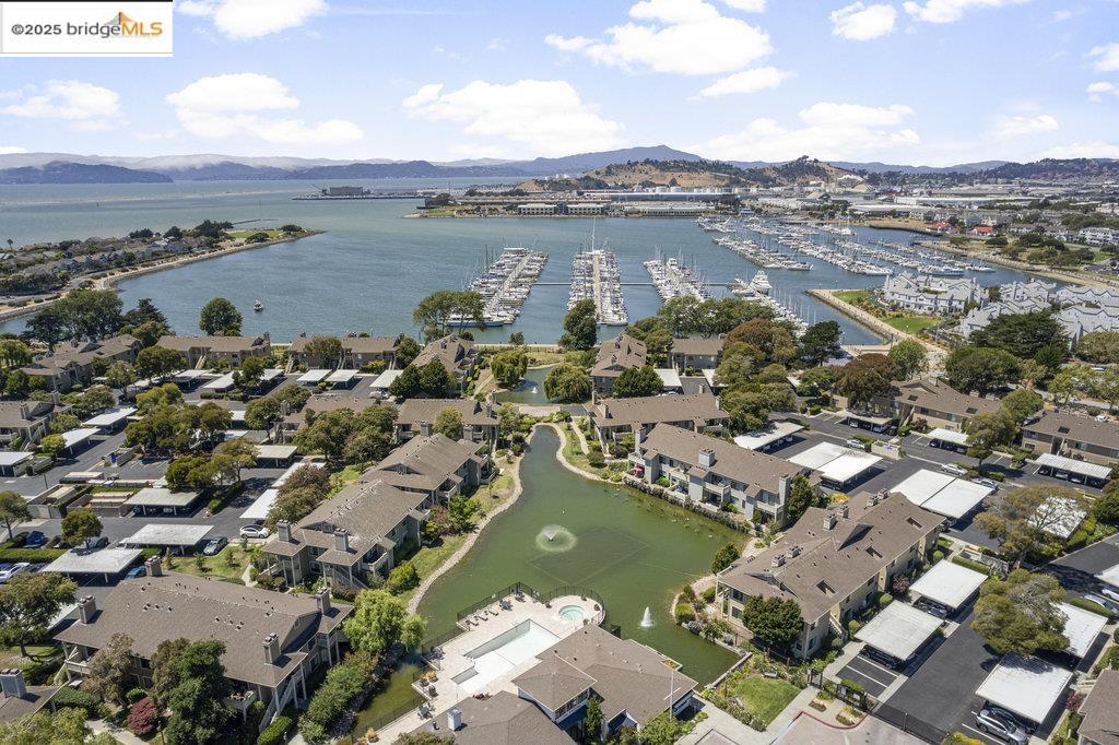 31 Lakeshore Court