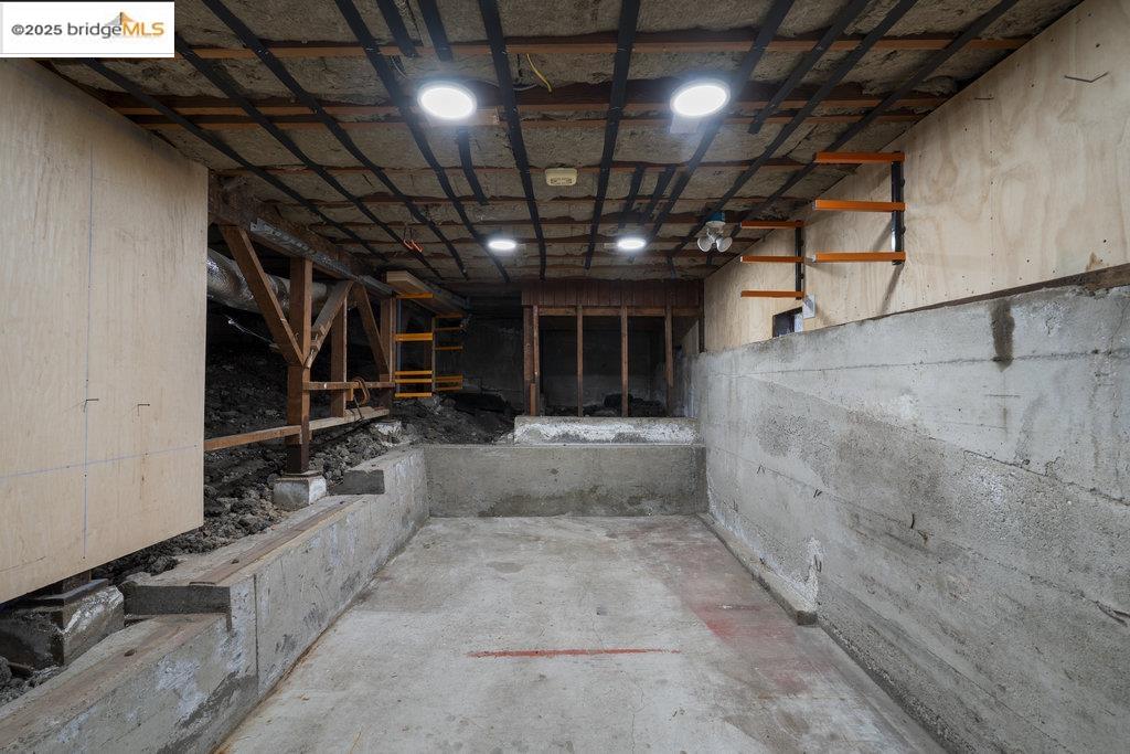 2400 Mira Vista Drive