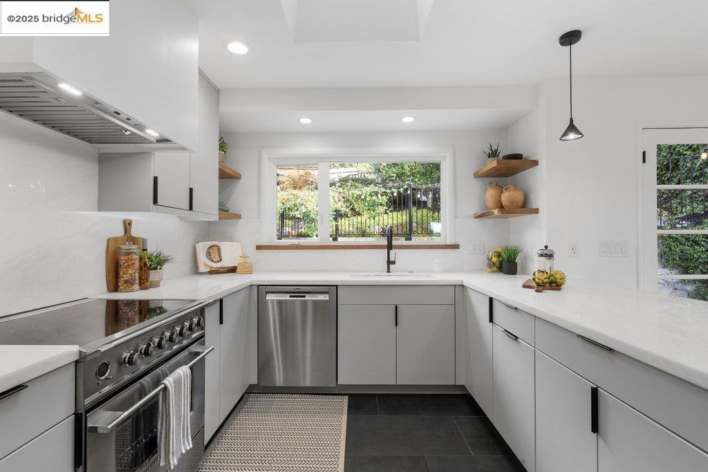 2400 Mira Vista Drive
