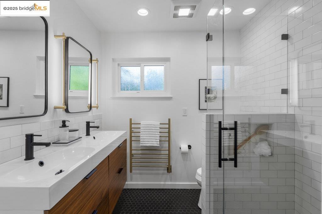 2400 Mira Vista Drive