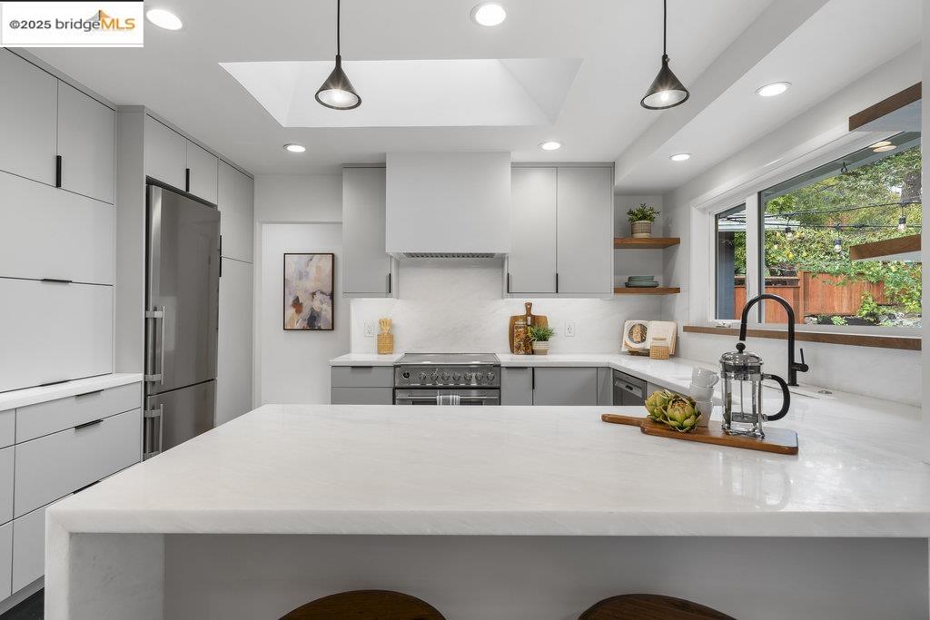 2400 Mira Vista Drive