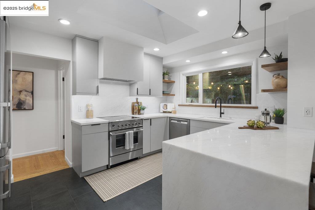 2400 Mira Vista Drive