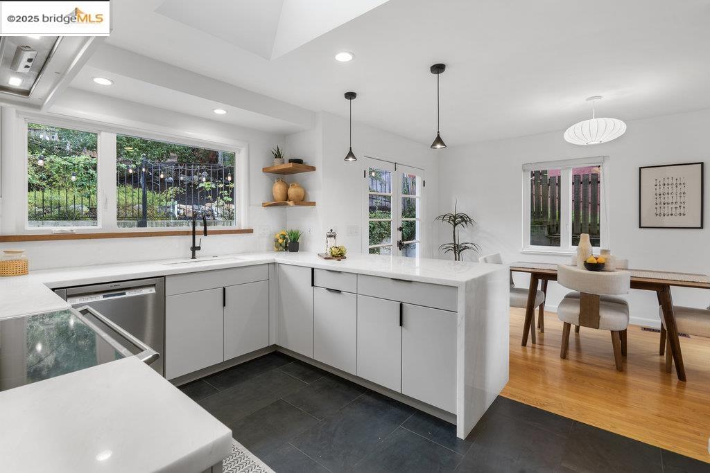 2400 Mira Vista Drive