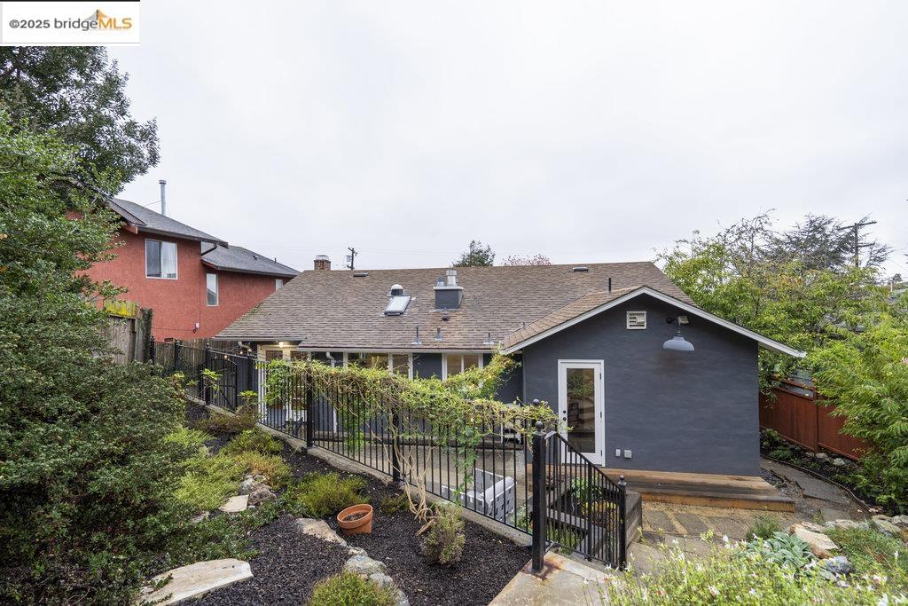 2400 Mira Vista Drive