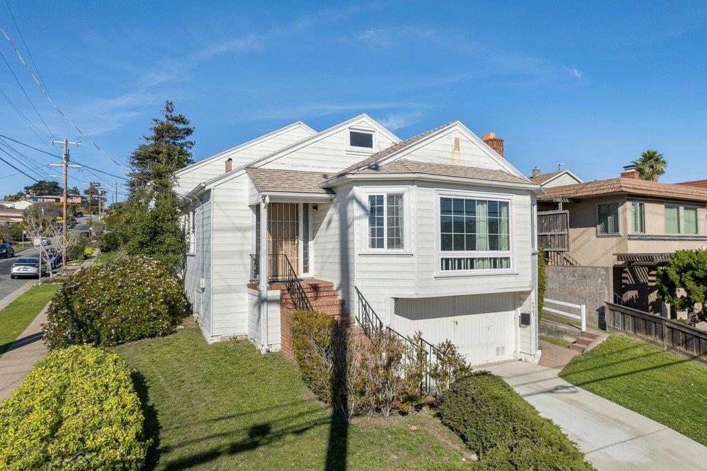 5901 Burlingame Avenue