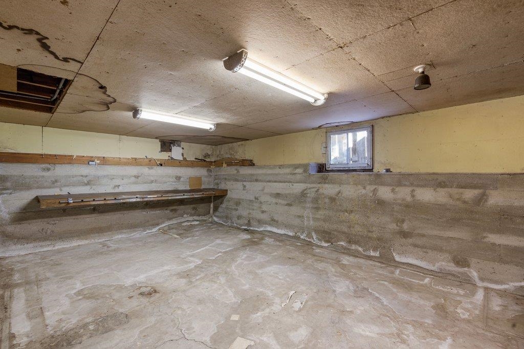 5901 Burlingame Avenue