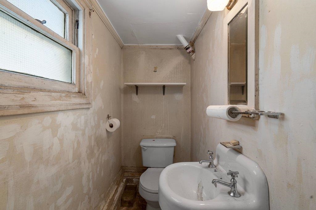 5901 Burlingame Avenue