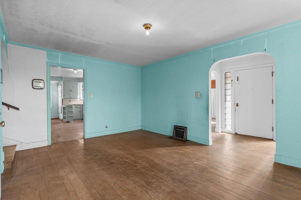 5901 Burlingame Avenue