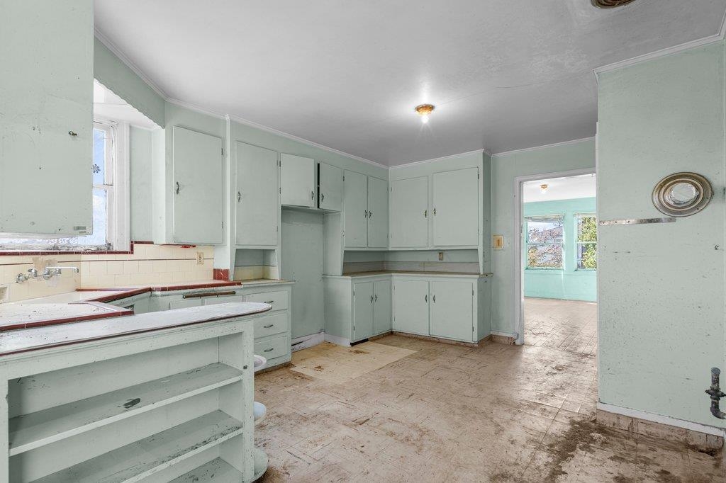 5901 Burlingame Avenue