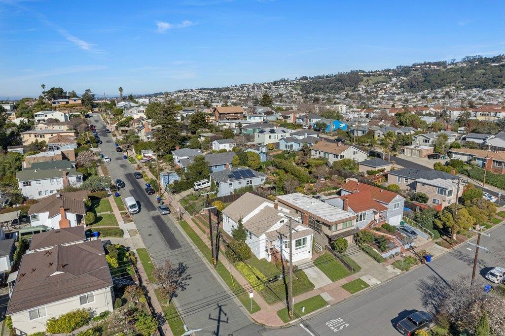 5901 Burlingame Avenue