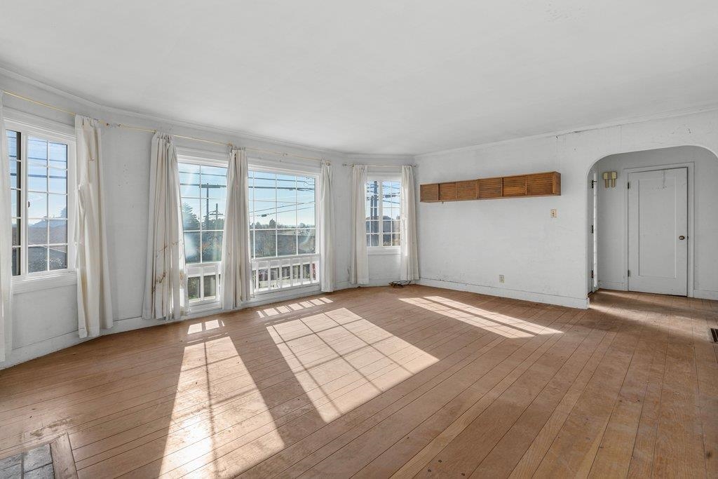 5901 Burlingame Avenue