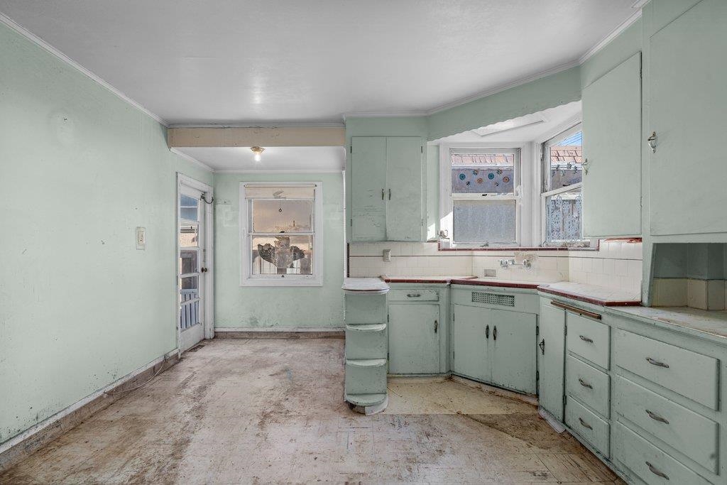 5901 Burlingame Avenue