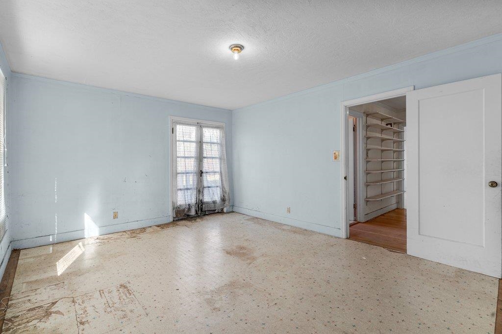 5901 Burlingame Avenue