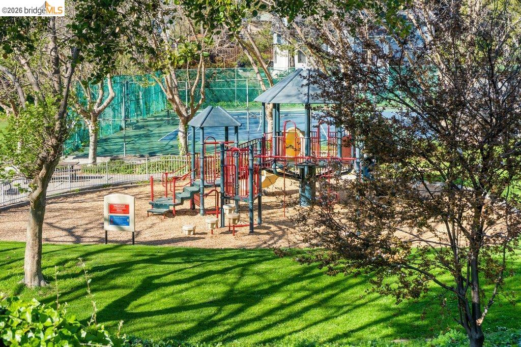6715 Canyon Trail
