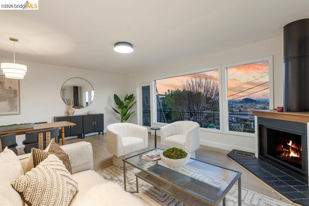 6715 Canyon Trail