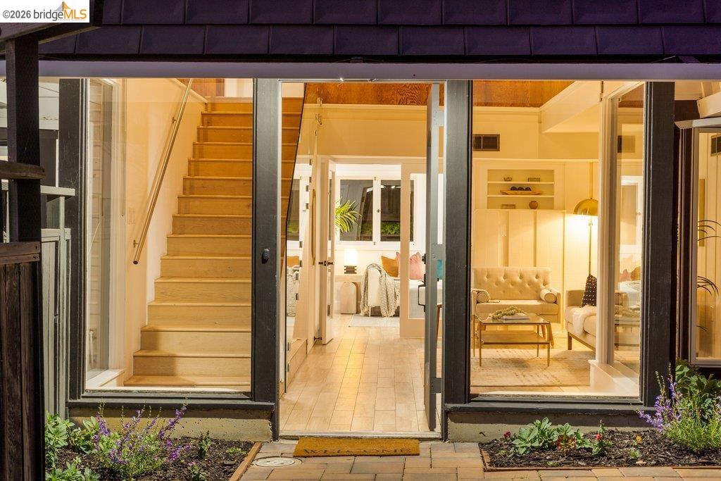 6715 Canyon Trail