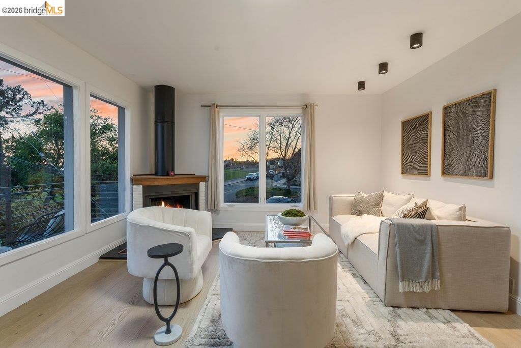 6715 Canyon Trail